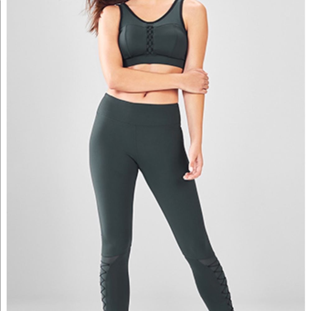 Veronica Lace Sports Bra and Salar 7/8 Leggings